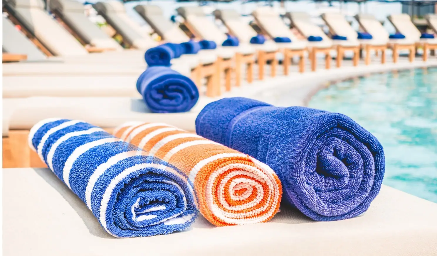 Luxury pool and beach towels for resorts